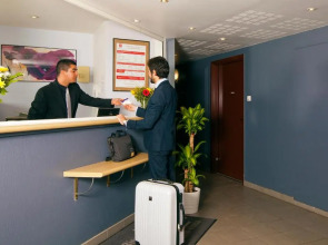 Séjours & Affaires Paris Nanterre