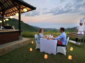 Отель Candi Beach Resort and Spa