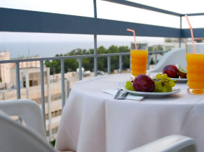 Blue Crane Hotel Apts