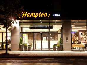 Hampton by Hilton Berlin City East Side Gallery