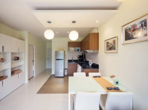 The Lago Apartments by Tropiclook