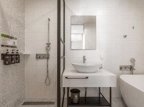 February Hotel The Signature Dongseongro