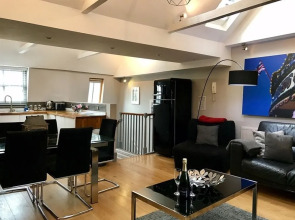 Ei8ht Brighton Apartments