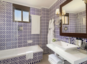 H10 Corregidor Boutique Hotel