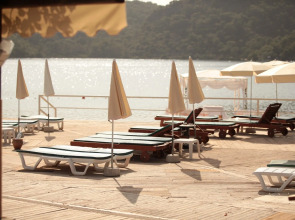 S3 Seahorse Beach Club & Hotel