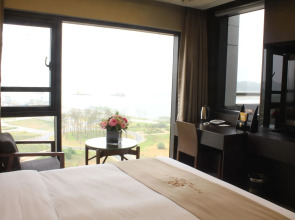 Royal Emporium Incheon Airport Hotel