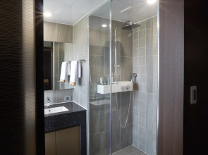 Royal Emporium Incheon Airport Hotel