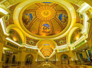 Guangzhou Phoenix City Hotel