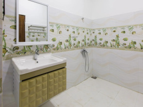 Metro Port City Hotel