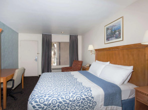 Days Inn by Wyndham Anaheim Near the Park