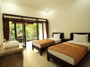 Omah D'Taman Hotel by EPS