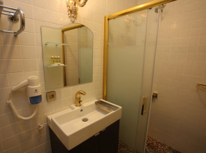 Laleli Blue Marmaray Hotel