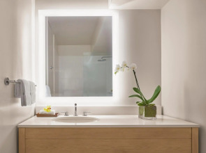 Alohilani Resort Waikiki Beach