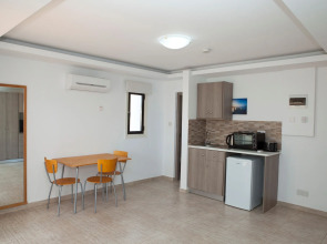 Alecos Hotel Apartments