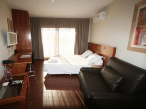 Apartamentos Turisticos Madanis