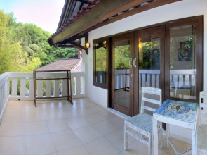 Tír na nÓg Beachfront Resort