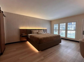 Bevonshire Lodge Motel