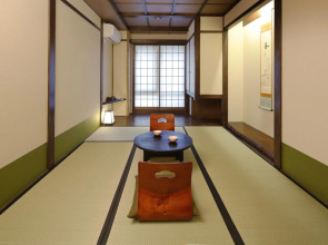 Гостевой дом Kyomachiya Ryokan Sakura Urushitei