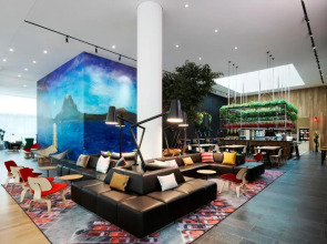 citizenM Los Angeles Downtown