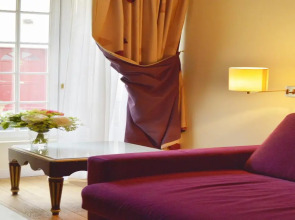 Hôtel Suites Unic Renoir Saint Germain