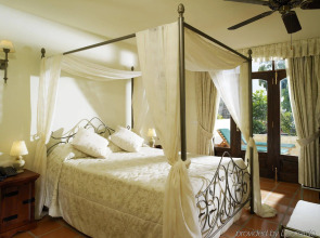 Regency Country Club, Apartments Suites