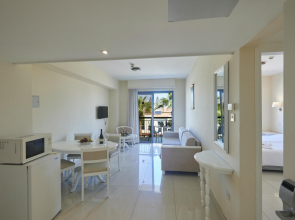 Tsokkos Gardens Hotel & Apartments