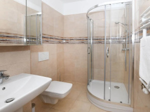 Elisabeth Downtown Apartments by UrbanRent