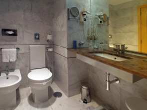 Crowne Plaza Caparica Lisbon by IHG