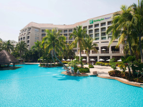 Holiday Inn Resort Sanya Bay by IHG