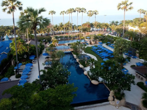 Jomtien Palm Beach Hotel And Resort