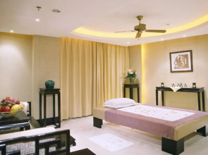 Lakeview Xuanwu Hotel