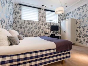 The Amsterdam Canal Hotel