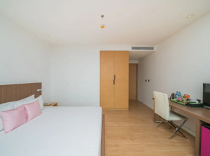 Seven Zea Chic Hotel