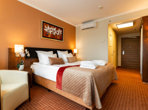 Avalon Hotel & Conferences