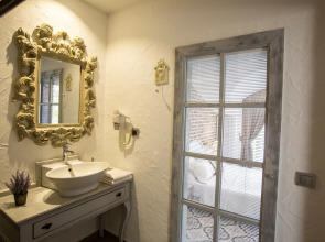 S3 Orange Exclusive Hotel