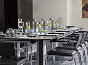 Renaissance Paris Arc de Triomphe Hotel