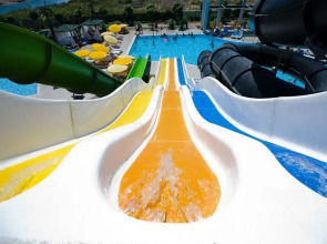 Saturn Palace Resort 