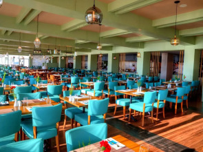 Le Bleu Hotel & Resort