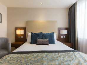 Thistle Trafalgar Square Hotel