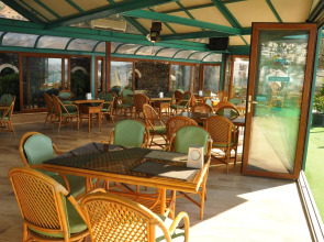 Отель Siesta Beach & Apart