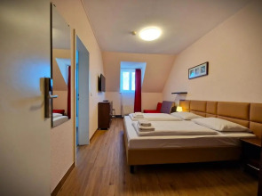 Mikon Eastgate Hotel