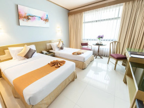 Pinnacle Lumpinee Park Hotel