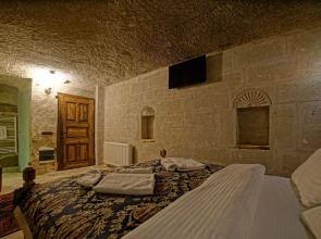 Zeus Cave Suites