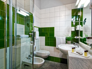 Отель Jr Hotels Gate 7 Bologna 