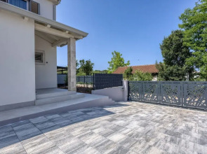 Villa Aria With Pool and Whirlpool