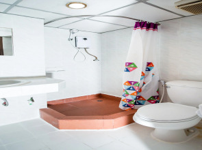 OYO 320 Regent 2002 Guest House