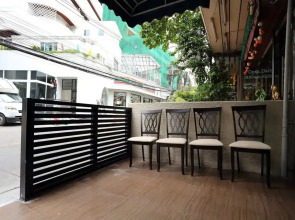 Sukhumvit 20 Guest House
