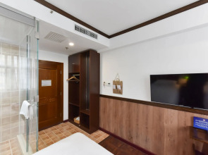 Nostalgia Hotel（Beijing YongheLama & Nanluoguxiang）