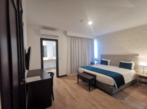 Santa Cruz Village Hotel