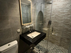 Kaloka Airport Hotel